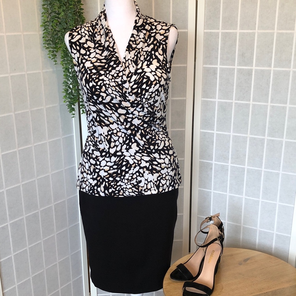 TAHARI Sleeveless Criss Cross V-Neck, stylish black, white, & tan print, Size M.
